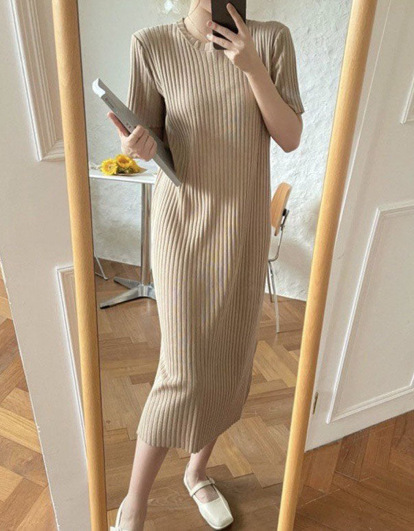 Lora - Round Shape Dress